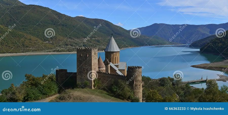 추천 — 에메랄드 호수와 성채 항공뷰